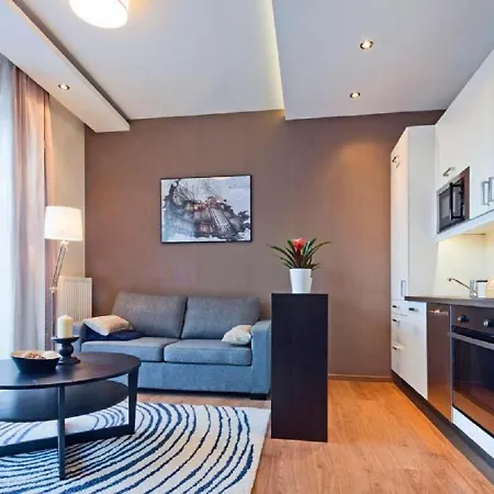 Old Town Tandeta & By Renters 公寓