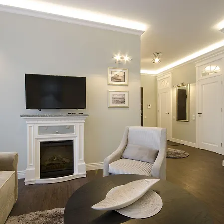 Old Town Tandeta & By Renters Apartment *