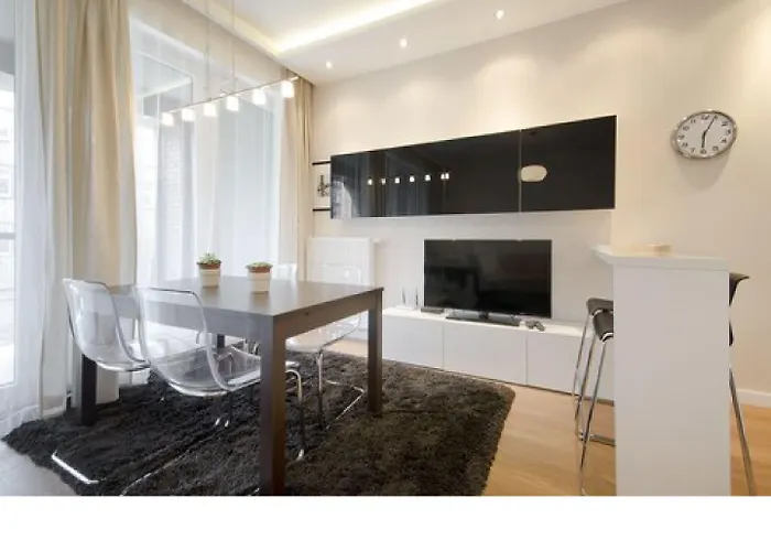 Old Town Tandeta & By Renters Apartment