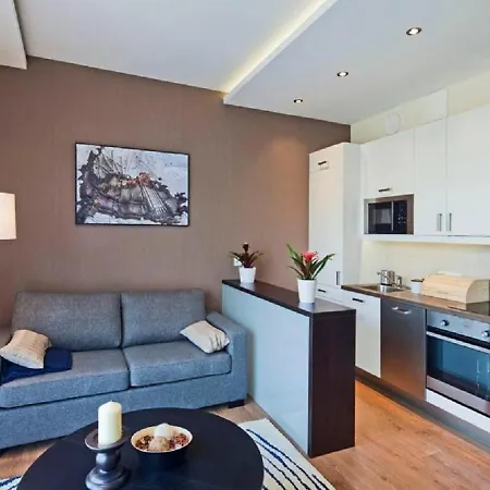 Old Town Tandeta & By Renters דירה *